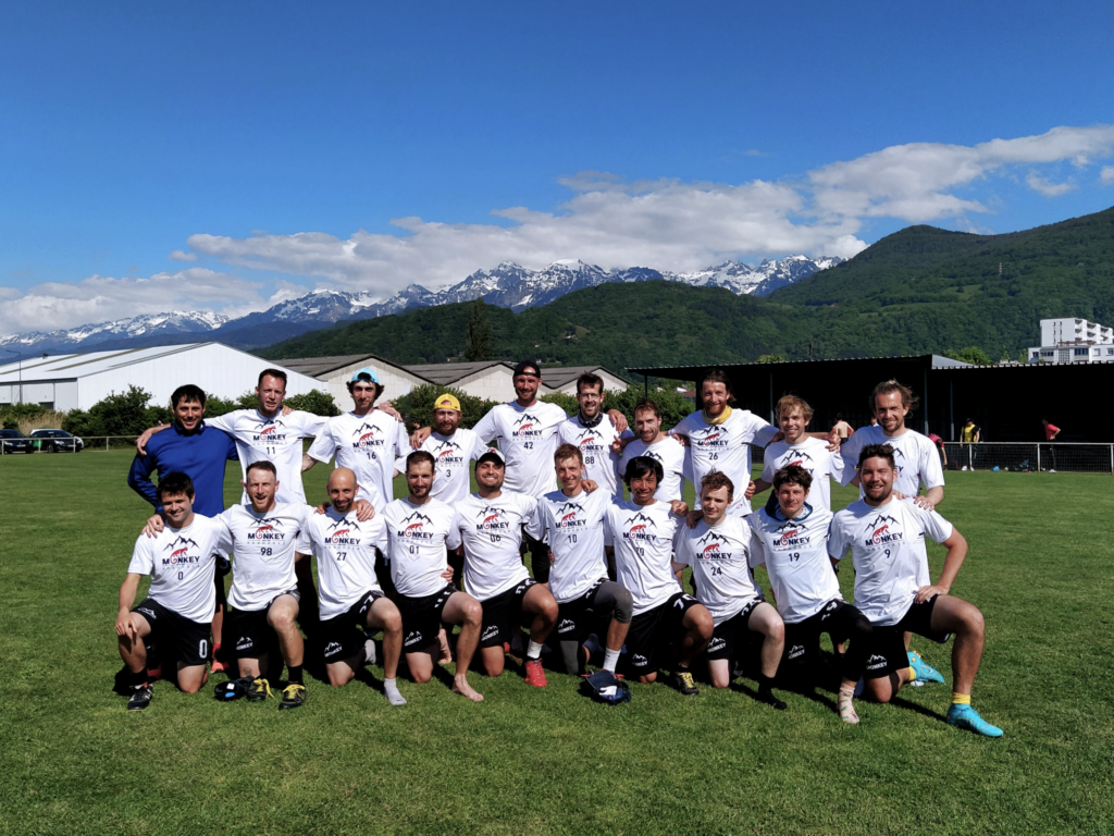 L'equipe d'ultimate frisbee du club Monkey grenoble